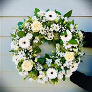 Pure White Wreath 