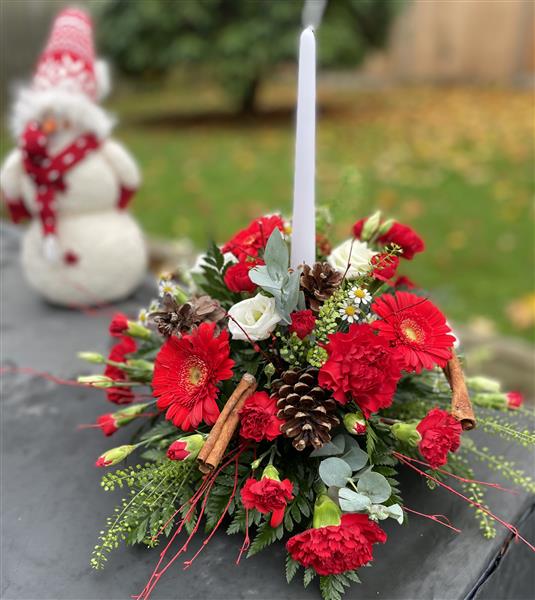 Christmas table clearance flower displays